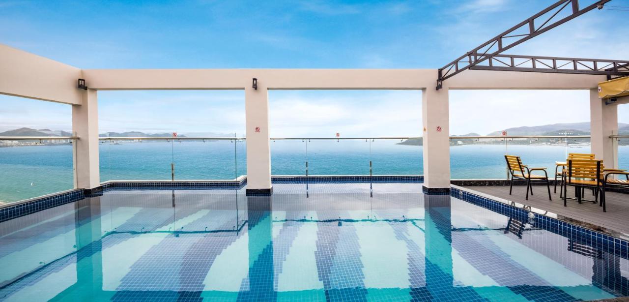 Imperial Nha Trang Hotell Exteriör bild