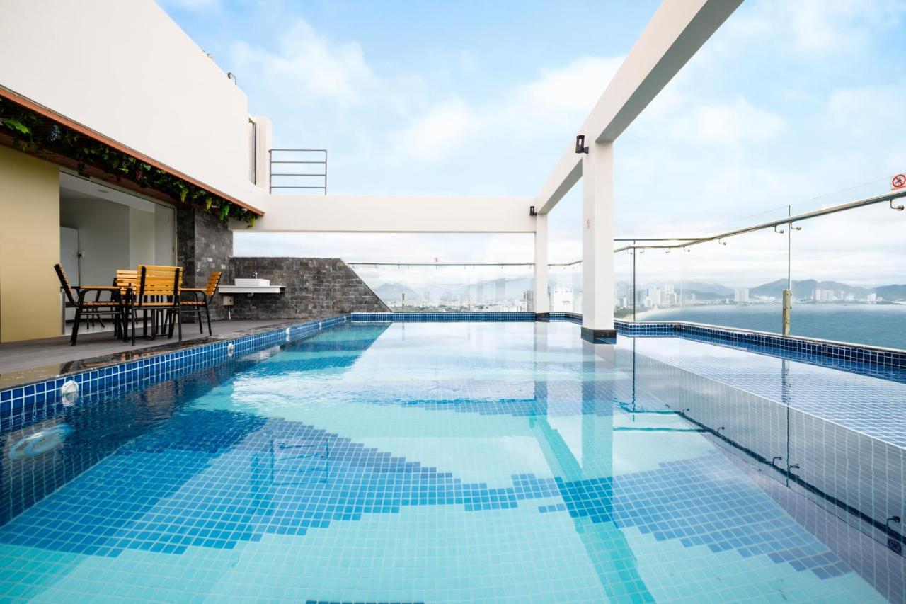 Imperial Nha Trang Hotell Exteriör bild